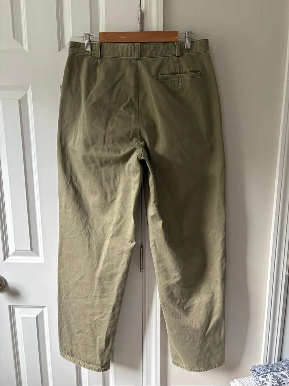 Banana Republic Vintage Safari and Travel Clothing Company Chino pants 34x32